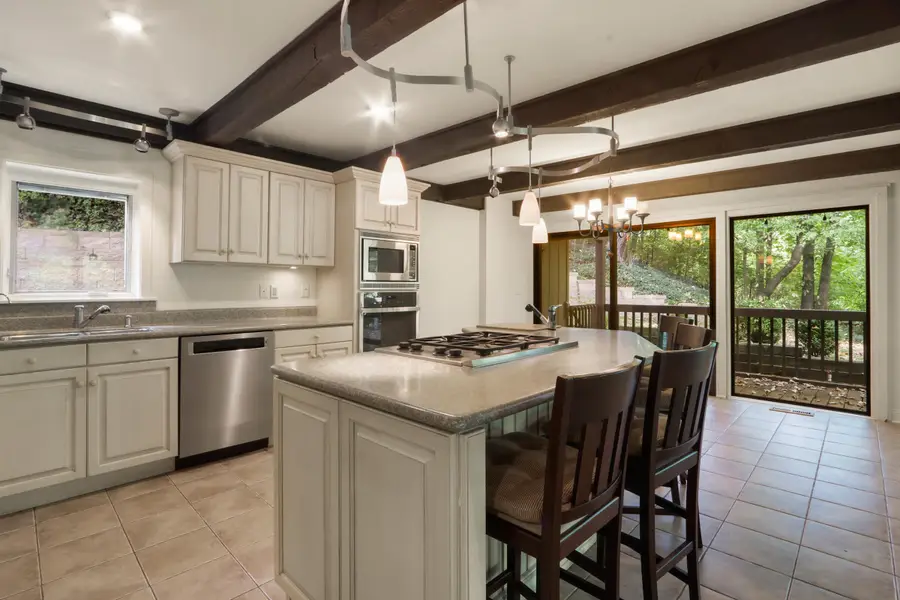 840 Woodland Ct, Fontana, WI 53125 - #2
