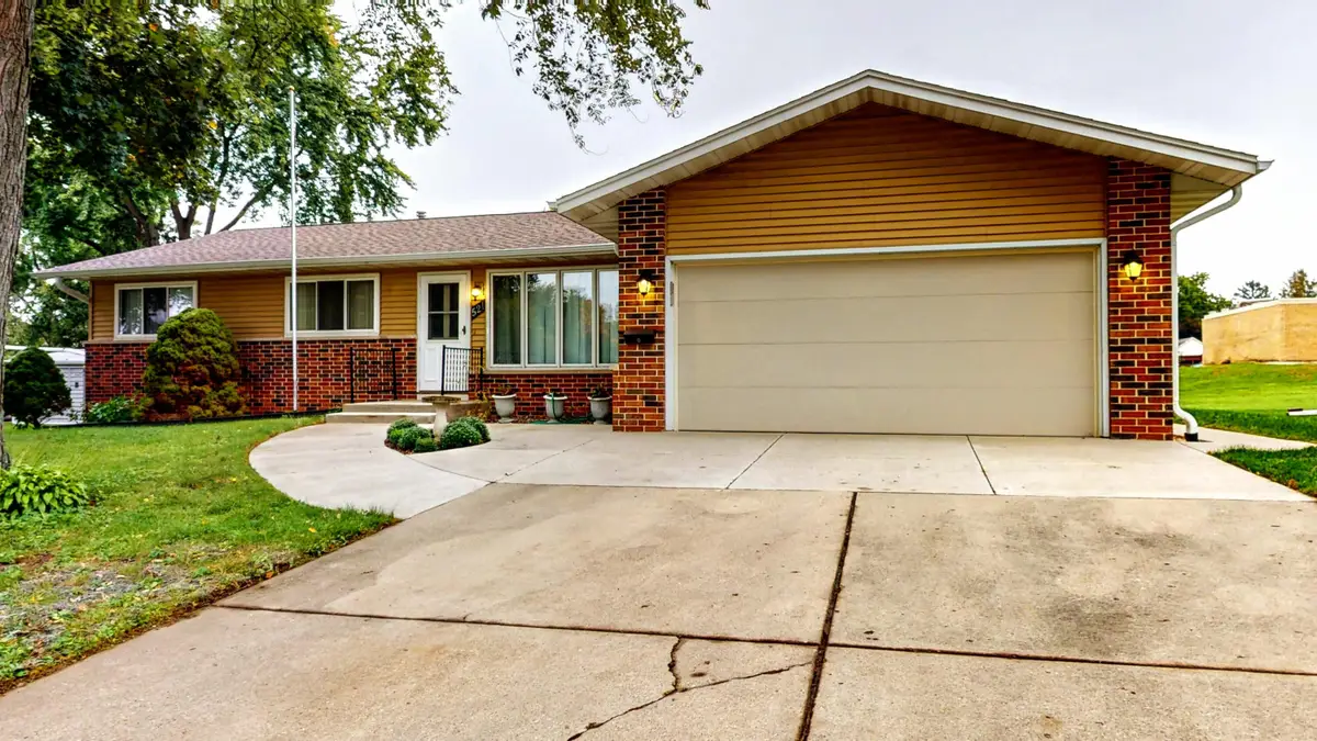 521 W Ryder St, Jefferson, WI 53549 - #1