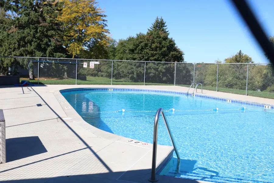 629 Westridge Dr, West Bend, WI 53095 - #3