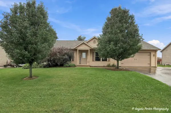 343 Homestead Dr, Twin Lakes, WI 53181