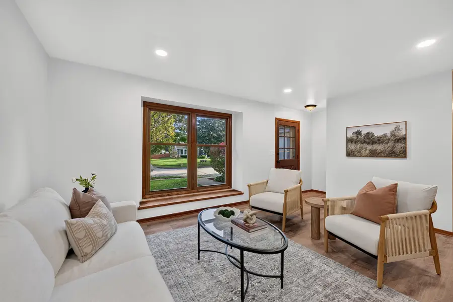 1616 Haymarket Rd, Waukesha, WI 53189 - #3