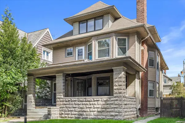 2912 N Maryland Ave, Milwaukee, WI 53211