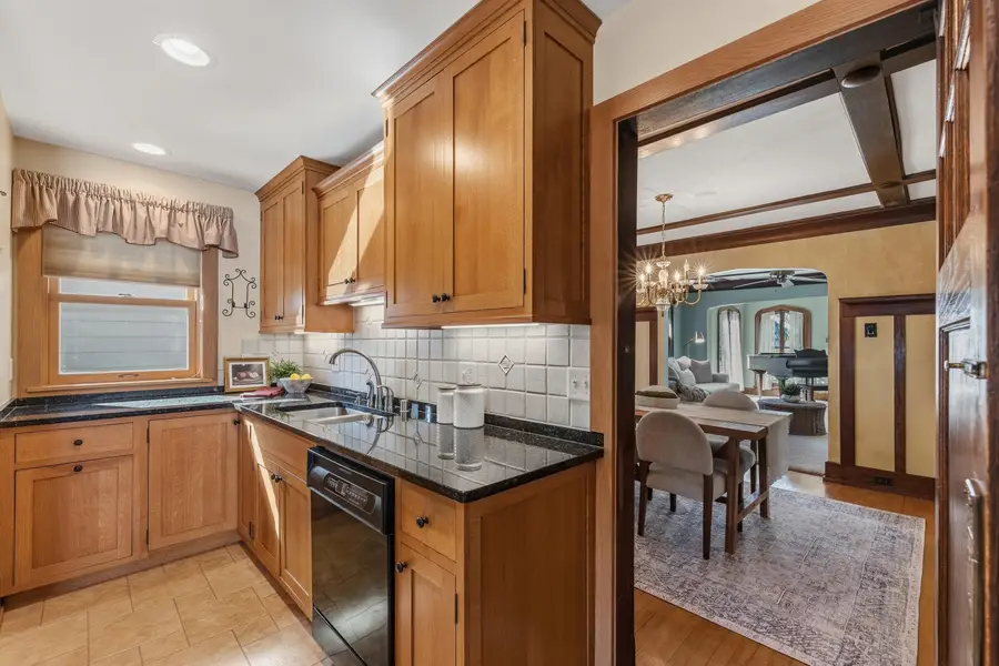 2162 N 66th St, Wauwatosa, WI 53213 - #3