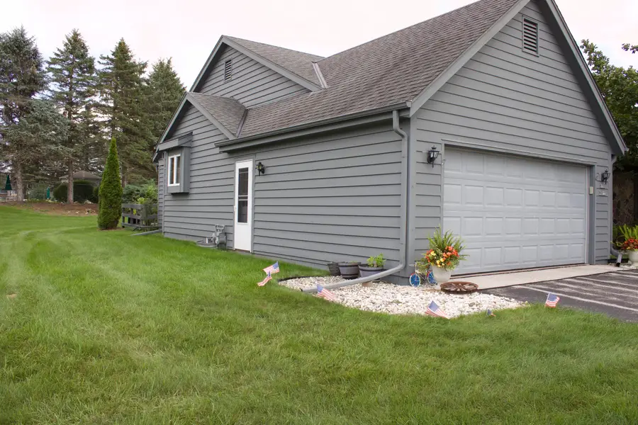 W180N9872 Riversbend Cir W, Germantown, WI 53022 - #2