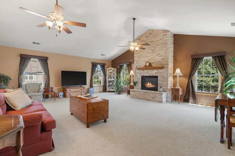 1122 N Sunnyslope Dr, Mount Pleasant, WI 53406 - #2