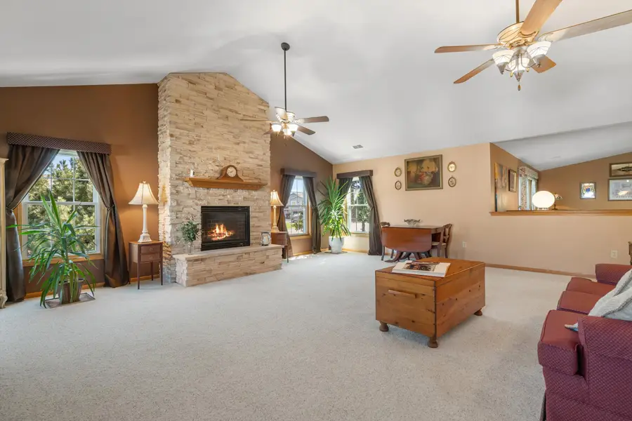 1122 N Sunnyslope Dr, Mount Pleasant, WI 53406 - #3