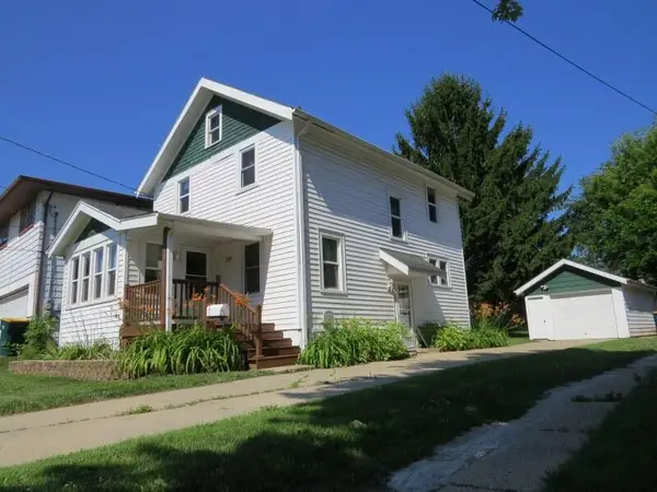 1710 Taylor Ln, West Bend, WI 53090