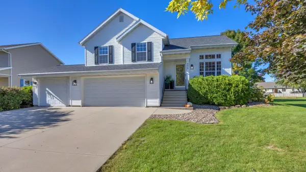 446 Rockrose Dr, Fond Du Lac, WI 54935