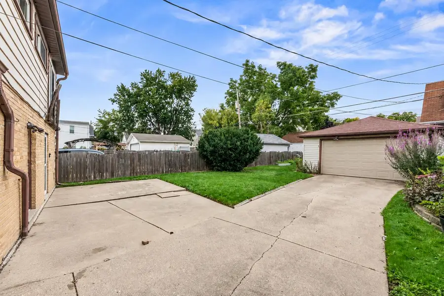 1530 S 90th St, West Allis, WI 53214 - #3