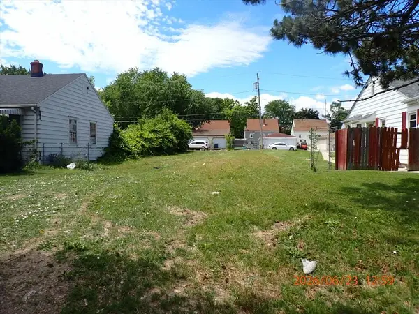 5259 N Teutonia Ave, Milwaukee, WI 53209