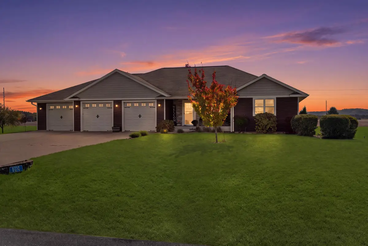 N12921 Larkspur Rd, Trempealeau, WI 54661 - #1