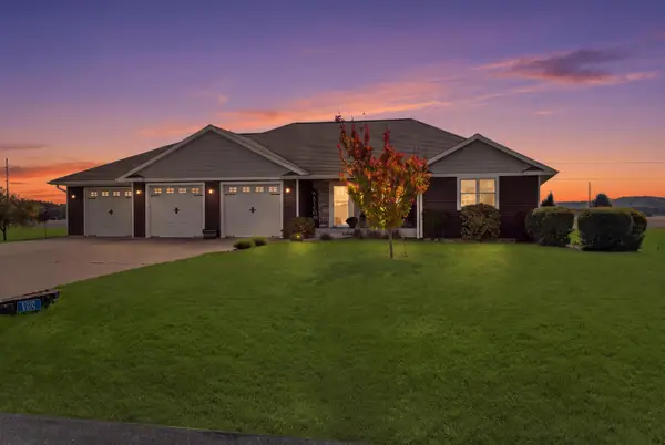 N12921 Larkspur Rd, Trempealeau, WI 54661