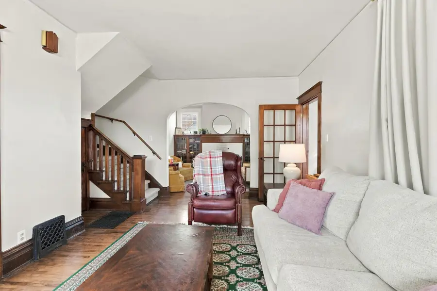 2434 S Chicago Ave, South Milwaukee, WI 53172 - #2