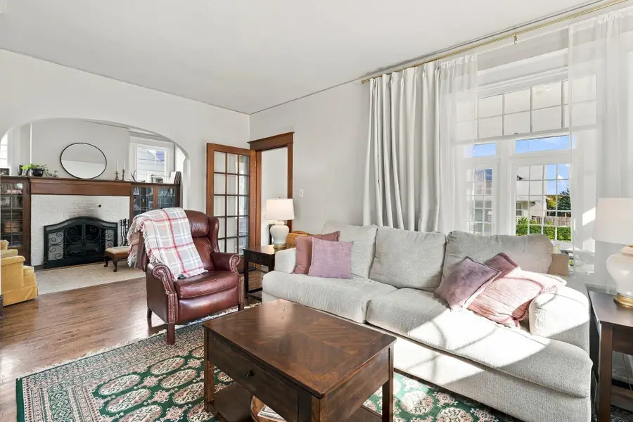 2434 S Chicago Ave, South Milwaukee, WI 53172 - #3