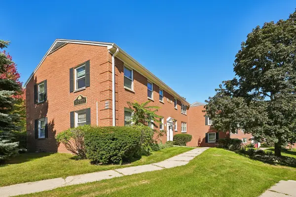 1335 E Randolph Ct, Milwaukee, WI 53212
