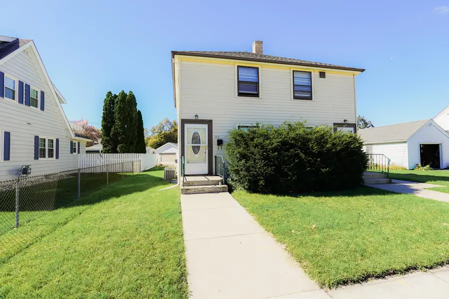 265 S Pine St, Burlington, WI 53105 - #2