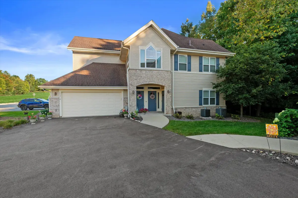 5427 W Cobblestone Way, Franklin, WI 53132 - #1