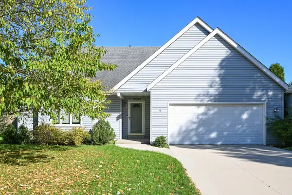10360 S Mockingbird Ln, Oak Creek, WI 53154