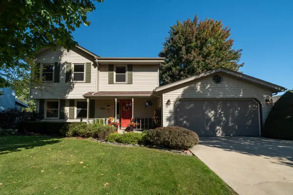2728 Stonebridge Dr, Caledonia, WI 53404
