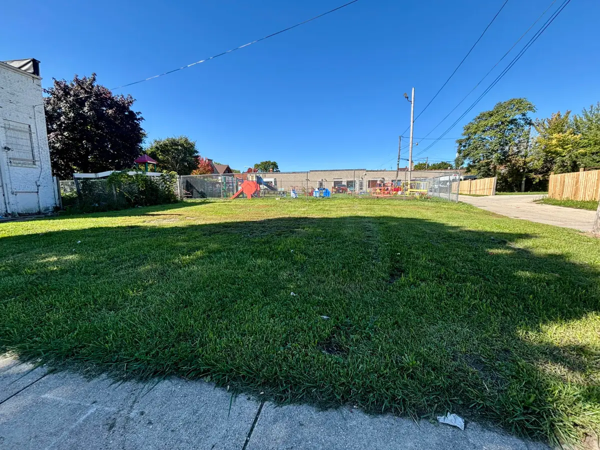 1829 N 31st St, Milwaukee, WI 53208 - #1