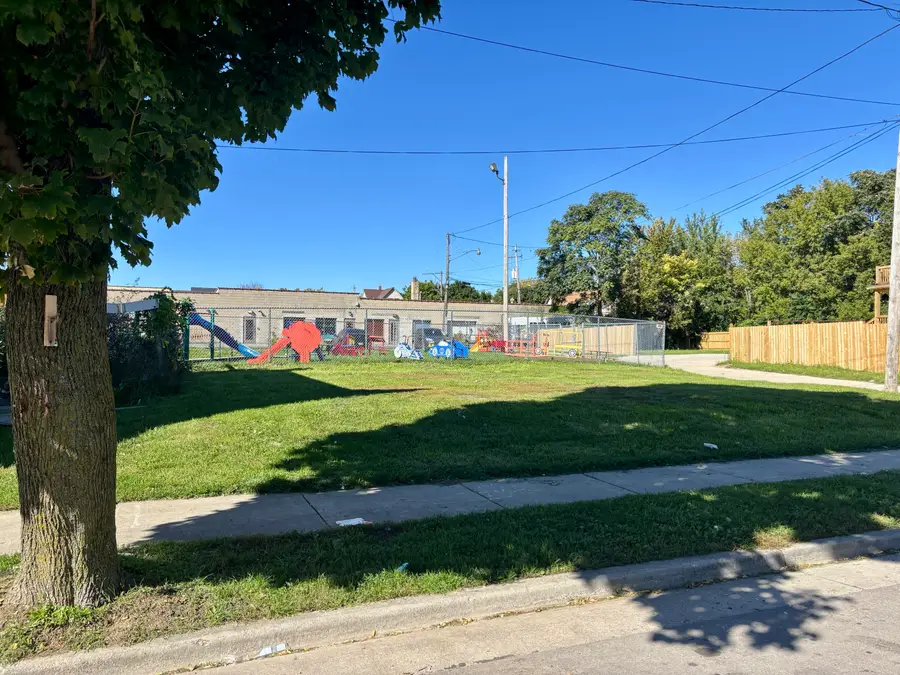 1829 N 31st St, Milwaukee, WI 53208 - #2