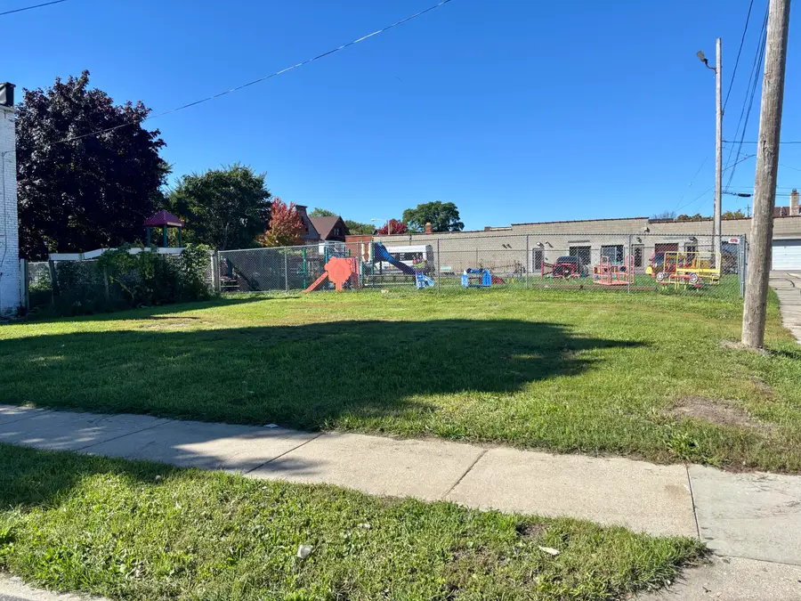 1829 N 31st St, Milwaukee, WI 53208 - #3