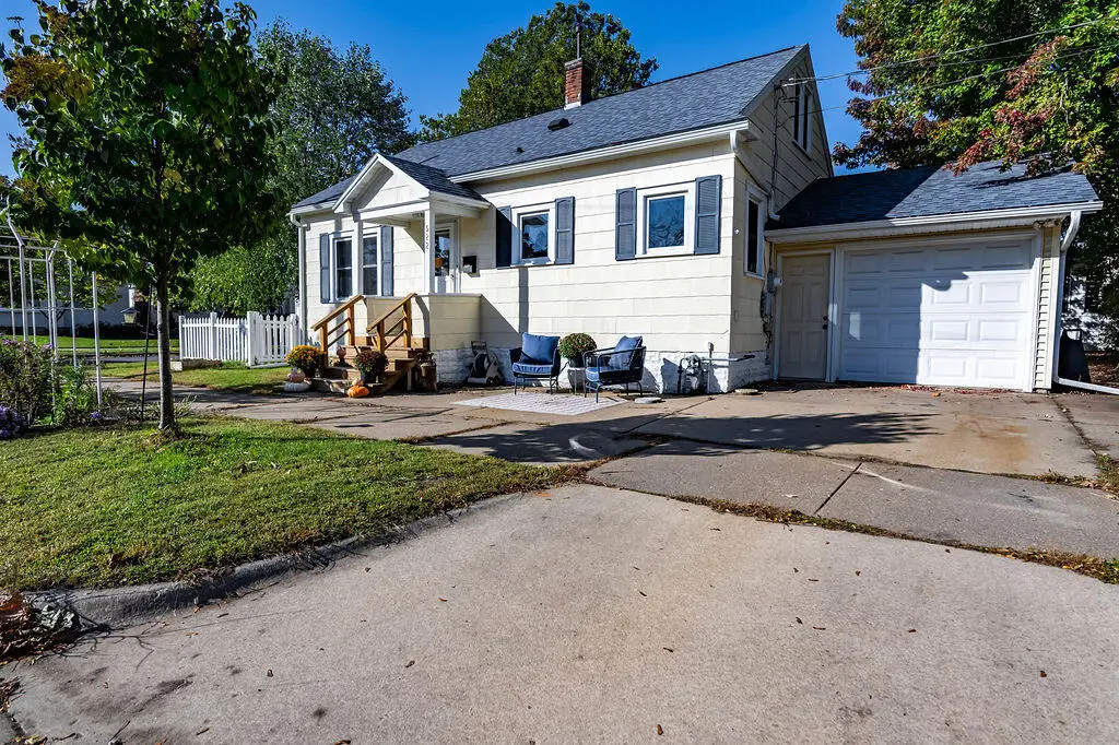 522 23rd St S, La Crosse, WI 54601 - #1