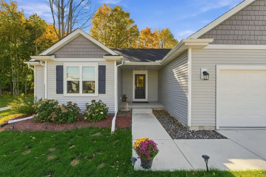 W197N16648 Ridgeway Dr, Jackson, WI 53037 - #3