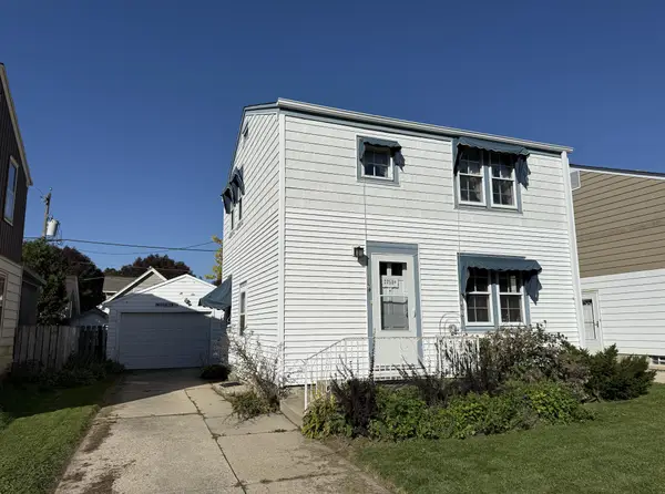 2759 S Humboldt Park Ct, Milwaukee, WI 53207