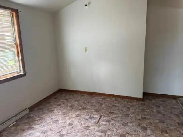 8817 W Custer Ave, Milwaukee, WI 53225 - #3