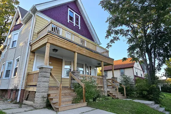 2633 N 20th St, Milwaukee, WI 53206