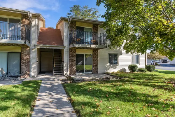 W170N11521 Armada Dr, Germantown, WI 53022