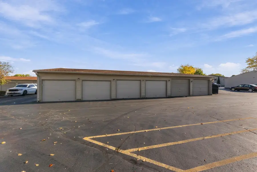 W170N11521 Armada Dr, Germantown, WI 53022 - #3