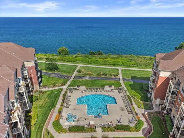 4120 S Lake Dr, Saint Francis, WI 53235
