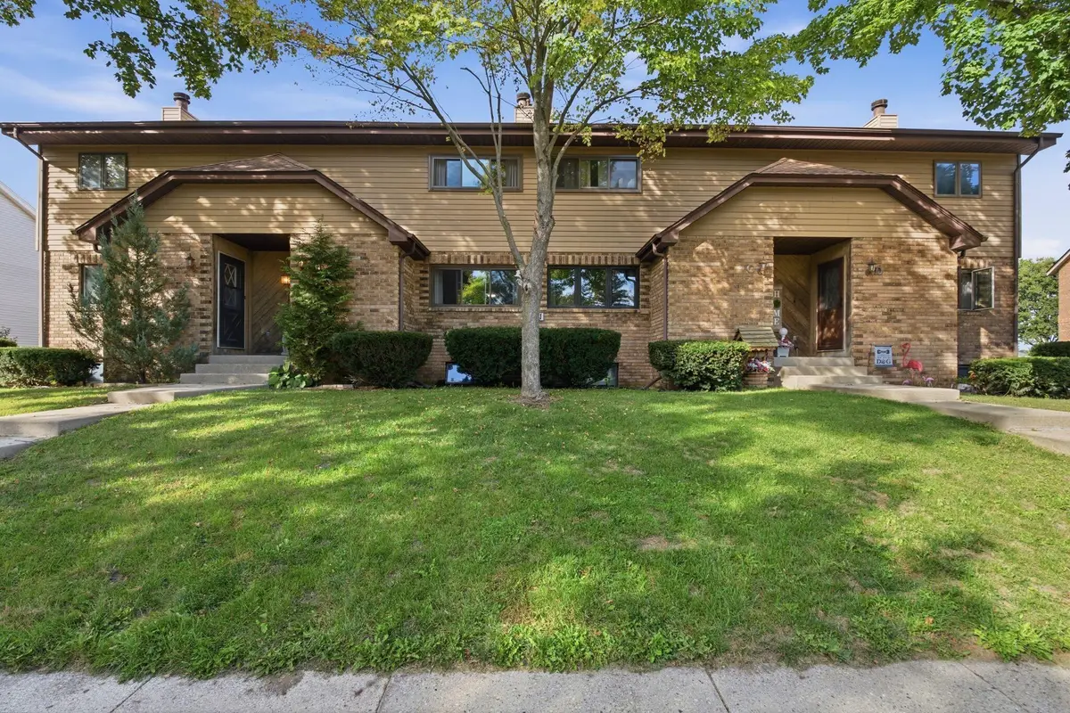 1321 Camden Way, Waukesha, WI 53186 - #1