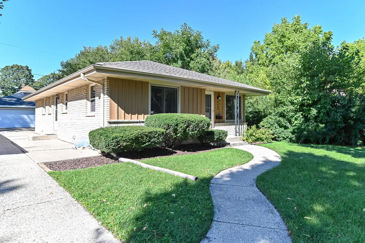 2403 S 94th St, West Allis, WI 53227 - #1
