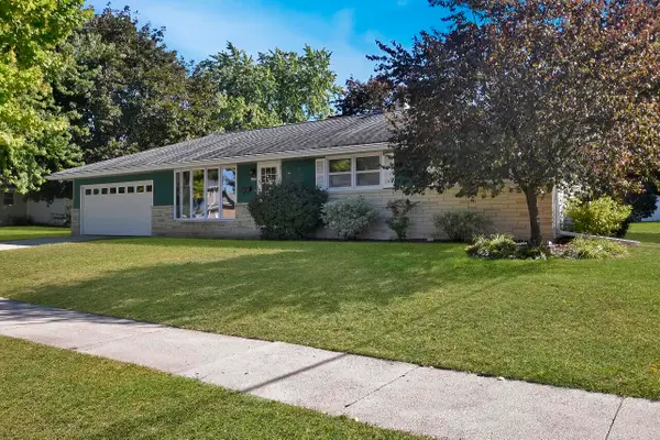 1017 E Kilbourn Ave, West Bend, WI 53095