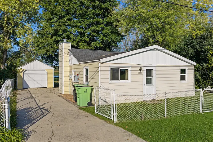 8012 Fox River Rd, Waterford, WI 53185 - #3