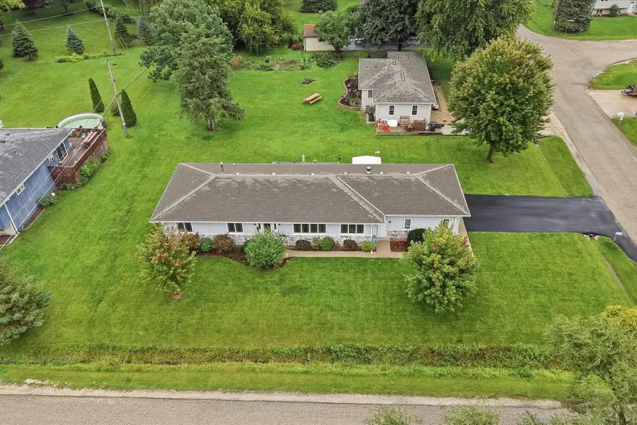 1014 N Meadow Dr, Silver Lake, WI 53170 - #3