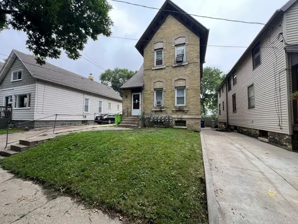 2467 S Burrell St, Milwaukee, WI 53207