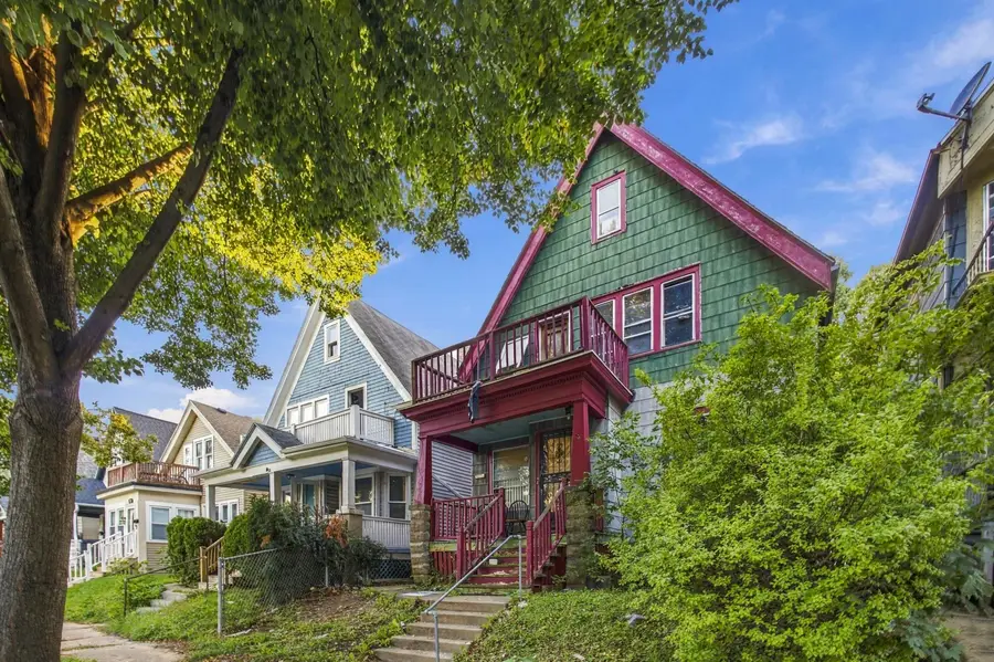 2625 N 37th St, Milwaukee, WI 53210 - #2