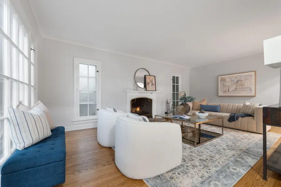 4821 W Elmdale Rd, Mequon, WI 53092 - #2