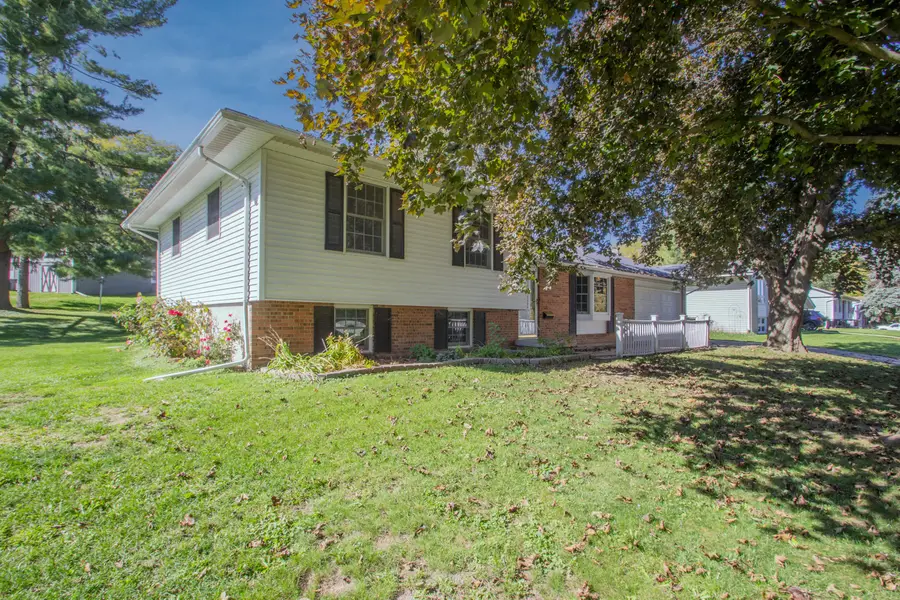 310 S Concord Ave, Watertown, WI 53094 - #2