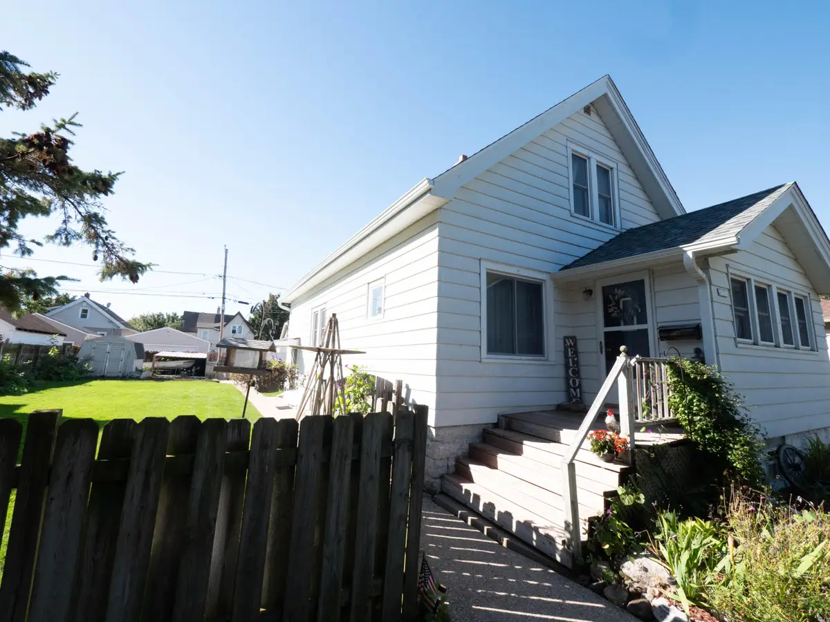 2131 S 62nd St, West Allis, WI 53219 - #1