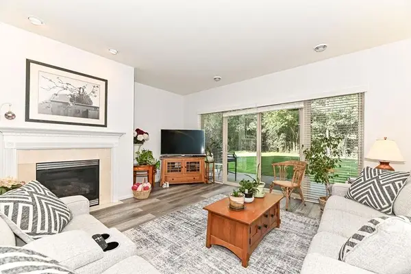 1610 Gabriel Dr, Waukesha, WI 53188