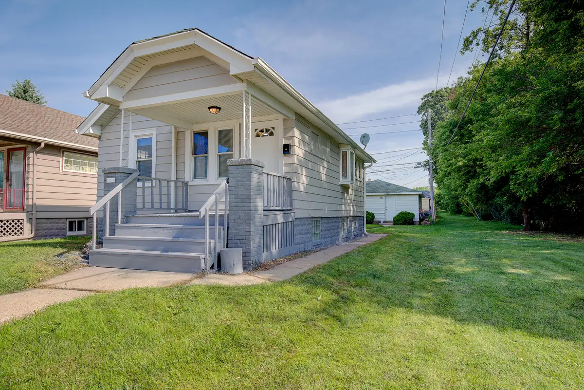 5114 W Burnham St, West Milwaukee, WI 53219 - #1