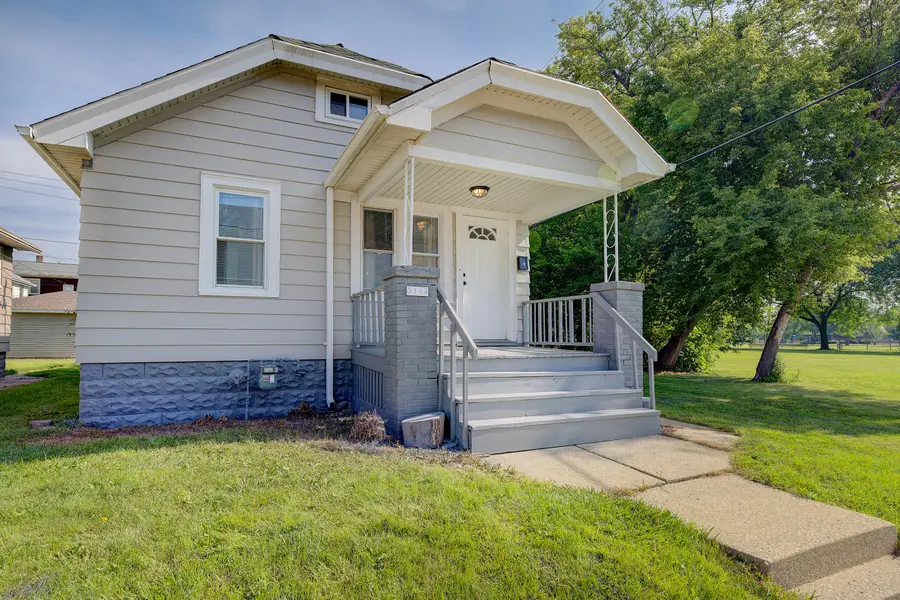 5114 W Burnham St, West Milwaukee, WI 53219 - #3