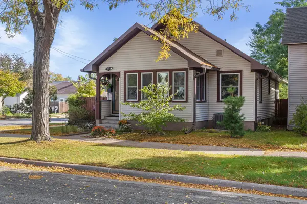 1932 Loomis St, La Crosse, WI 54603