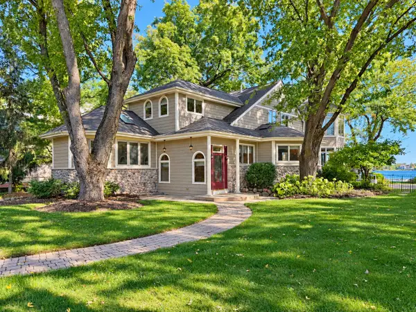 428 S Golden Lake Ln, Summit, WI 53066