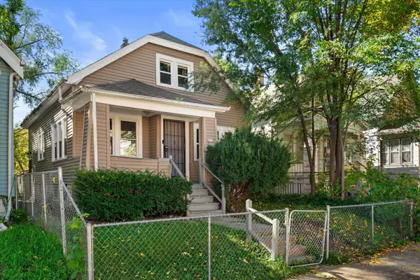 3215 W Auer Ave, Milwaukee, WI 53216